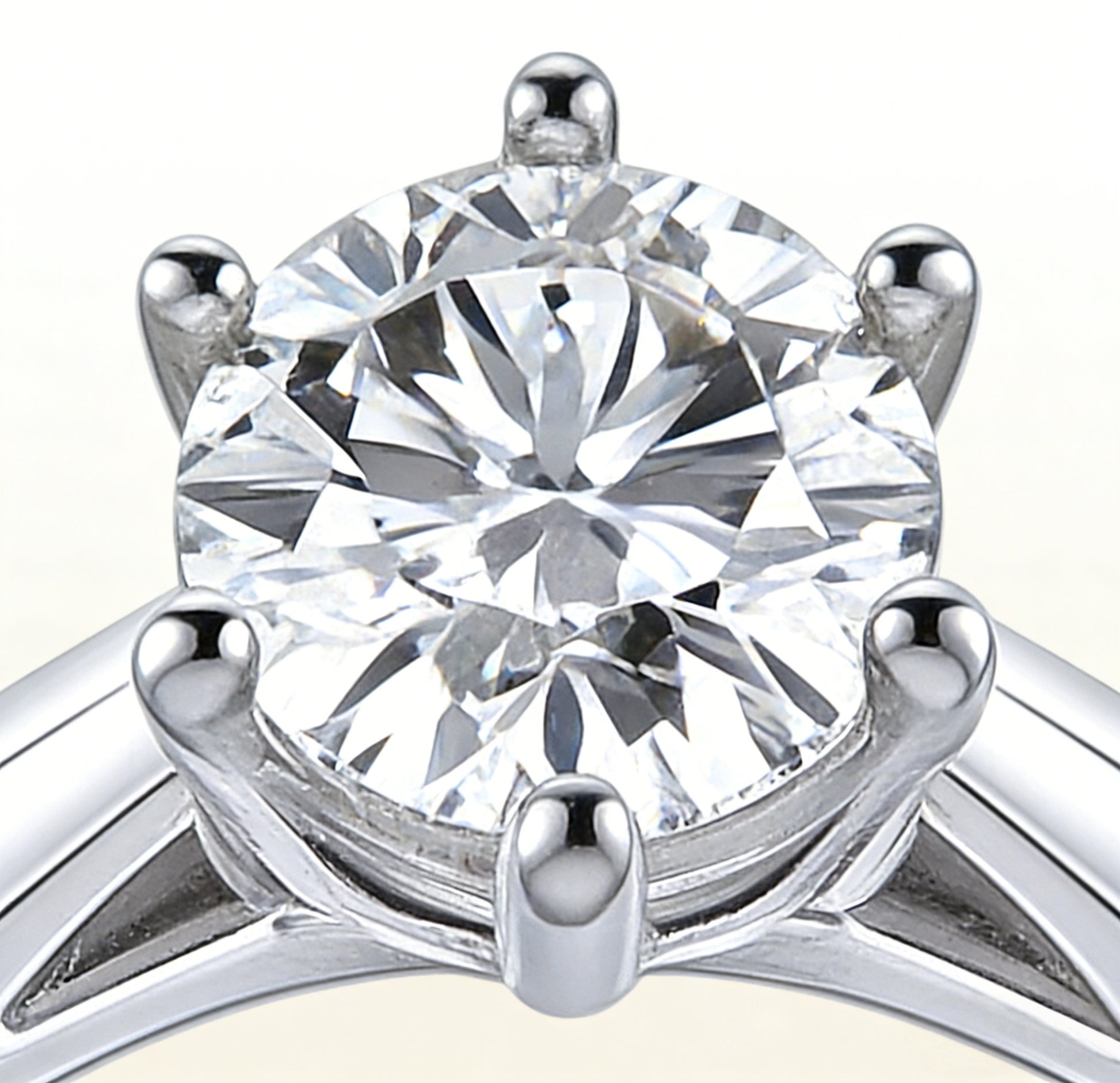 six claw diamond setting detail secure prong white gold craftsmanship